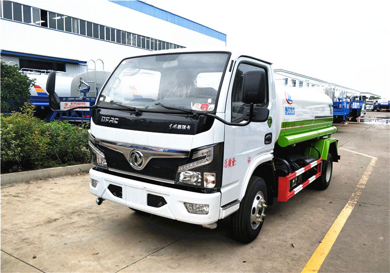 東風福瑞卡5噸灑水車