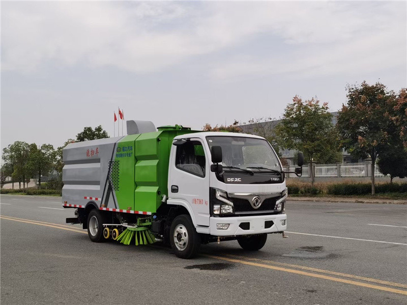 東風純電動洗掃車功能齊全，作業模式豐富，智能化程度高
