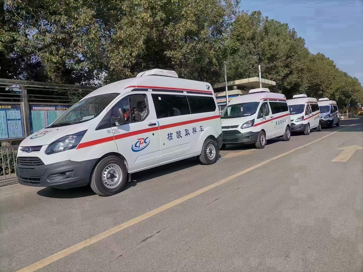 程力醫療救援車廠第100臺福特核酸檢測車順利下線